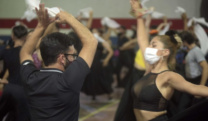 Mendoza 31-01-2022. Se realizaron los ensayos vendimiales en el  club pacifico,nave cultural y club nación