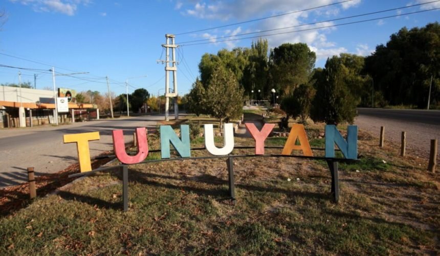 1588289281905Cartel-Tunuyan-3