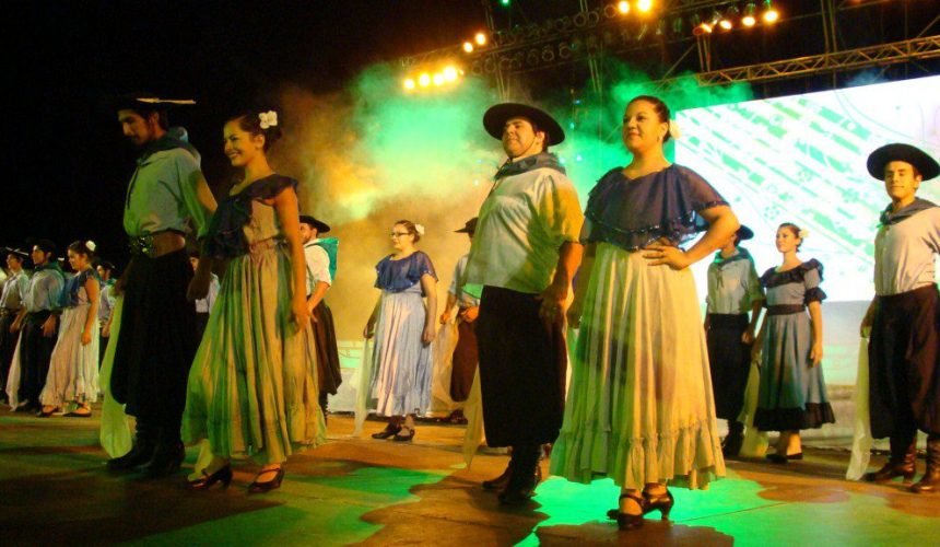 Casting-de-artistas-para-la-Vendimia-de-Santa-Rosa-89bcb7e0