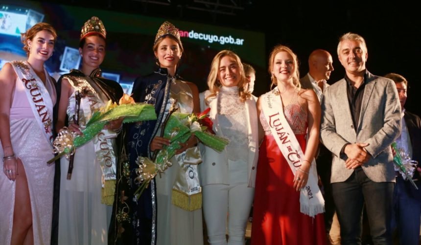 El intendente Bragagnolo junto a las Soberanas