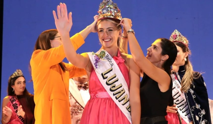 Momento de la Coronación de la Reina 2024